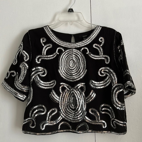 Forever 21 Black Sequined and Beaded Crop Top Size Medium NWOT - Picture 1 of 6
